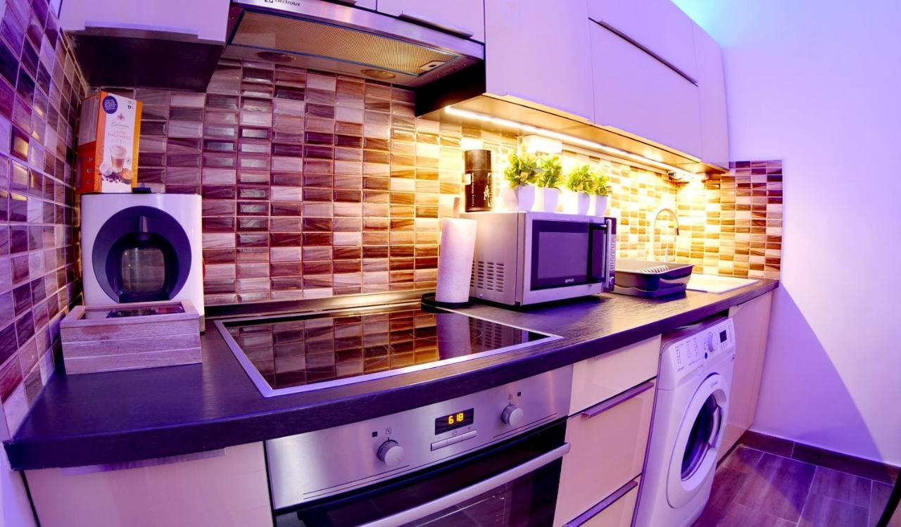 Dolce Vita Supremier Apartment Budapest Luaran gambar